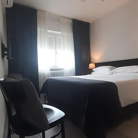 La Duchessa Hotel Alba  Ngoại thất bức ảnh