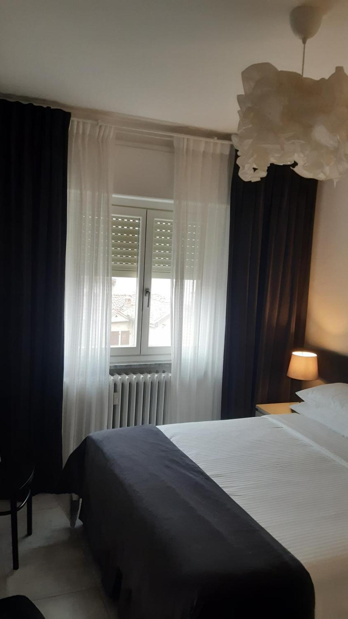 La Duchessa Hotel Alba  Ngoại thất bức ảnh
