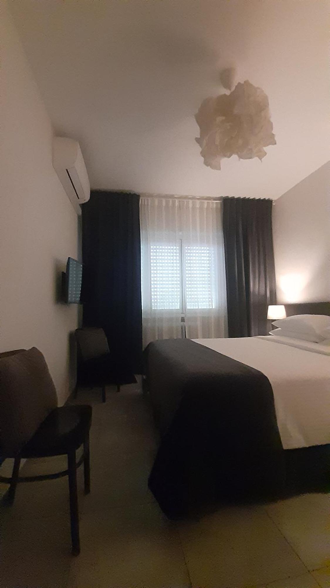 La Duchessa Hotel Alba  Ngoại thất bức ảnh